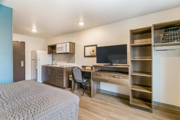 WoodSpring Suites Colorado Springs North - Air Force Academy image 13