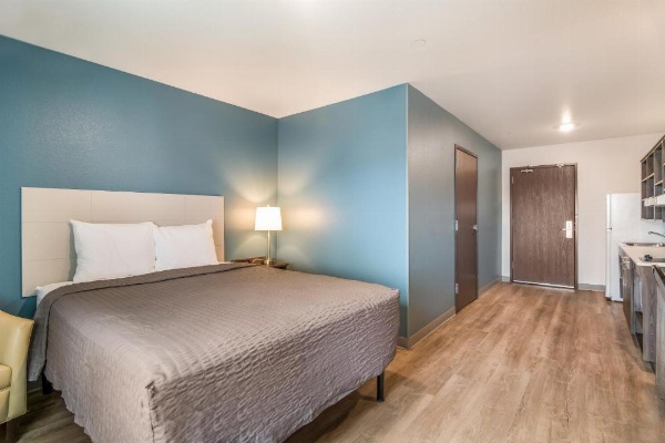 WoodSpring Suites Colorado Springs North - Air Force Academy image 37